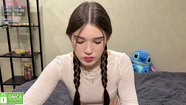 MollyBaby online show from October 23, 2025, 2:38 pm