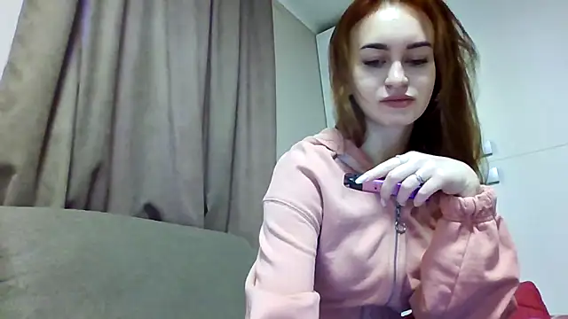 Requellia online show from October 5, 2025, 12:25 pm