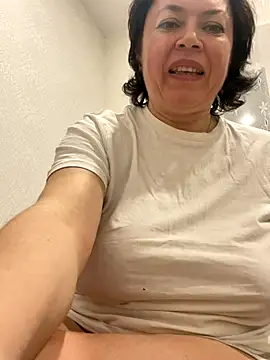 Kiravix online show from December 19, 2025, 8:49 pm