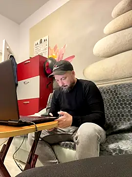 Snapshot of DavidMaros chatting on October 8, 2025, 8:45 am DavidMaros online show from October 8, 2025, 8:45 am