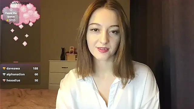 white liillyy online show from December 15, 2025, 10:14 pm