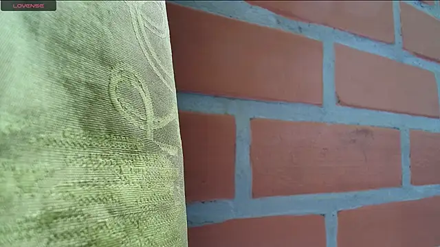 angela bigdick online show from December 17, 2025, 9:21 pm