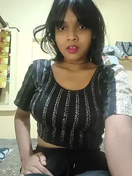 Snapshot of RAYI_Queen_2 chatting on November 27, 2025, 2:02 am RAYI Queen 2 online show from November 27, 2025, 2:02 am