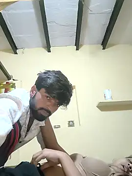 Snapshot of RAYI_Queen_2 chatting on December 20, 2025, 4:36 pm RAYI Queen 2 online show from December 20, 2025, 4:36 pm