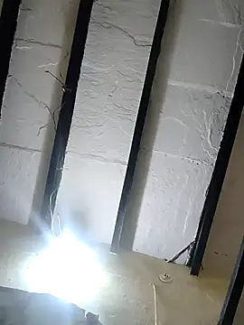 Snapshot of RAYI_Queen_2 chatting on December 21, 2025, 5:20 pm RAYI Queen 2 online show from December 21, 2025, 5:20 pm