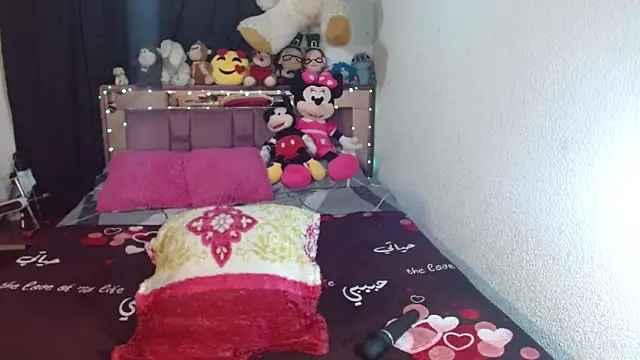 Mariajose202 online show from September 23, 2025, 2:58 am