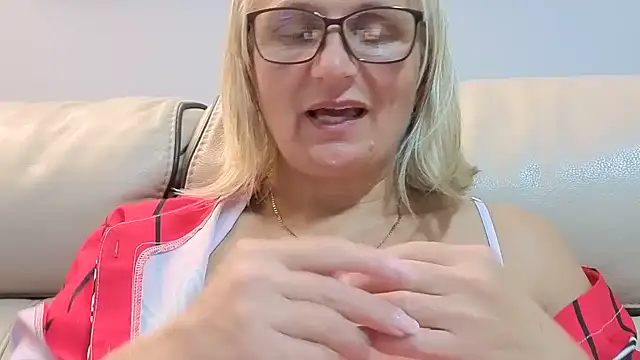Snapshot of Velvet-Secrets chatting on September 27, 2025, 9:09 pm Velvet-Secrets online show from September 27, 2025, 9:09 pm