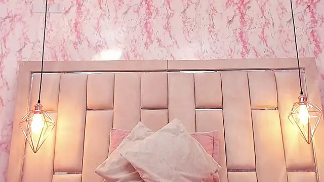 WILD FIREE  online show from December 19, 2025, 7:54 pm