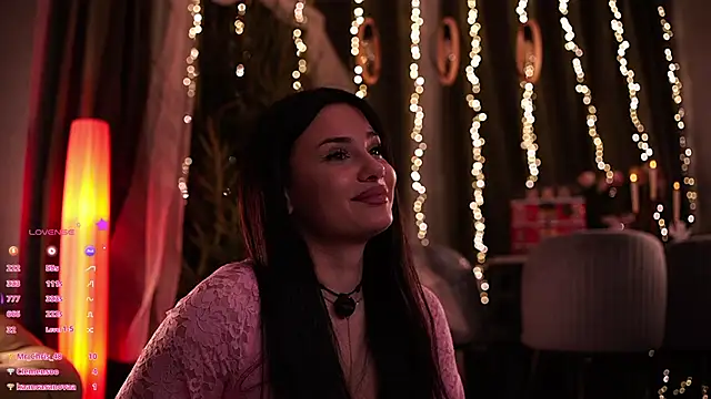 MaryHols online show from December 14, 2025, 5:40 pm