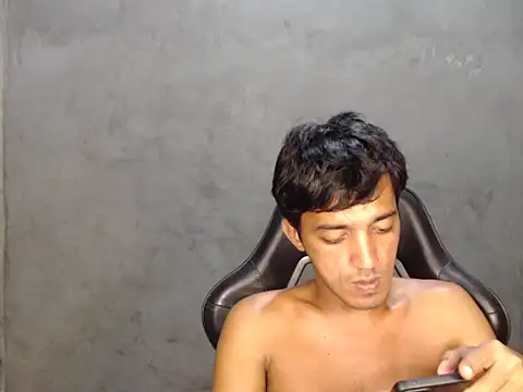 RowyCam online show from December 1, 2025, 8:08 am