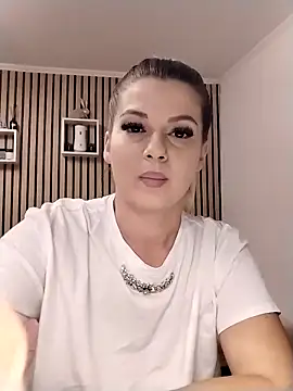 Snapshot of Mayaaaaaa_ chatting on November 1, 2025, 1:40 am Mayaaaaaa  online show from November 1, 2025, 1:40 am