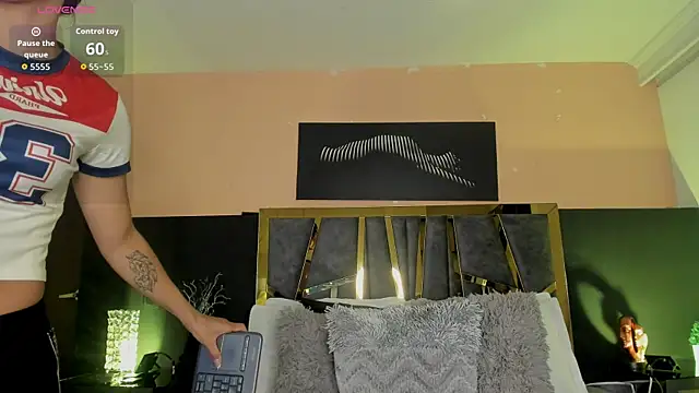 Snapshot of ScarletTorres chatting on February 6, 2026, 6:33 pm ScarletTorres online show from February 6, 2026, 6:33 pm