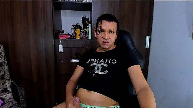 miss bigcockts online show from November 14, 2025, 1:21 pm