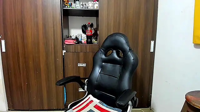 miss bigcockts online show from December 21, 2025, 10:00 am