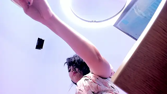 kitty blueee online show from September 27, 2025, 8:58 pm