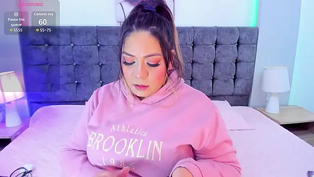 isabella horney  online show from November 16, 2025, 7:52 pm