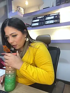 Snapshot of isabella_horney_ chatting on February 26, 2026, 12:48 pm isabella horney online show from February 26, 2026, 12:48 pm