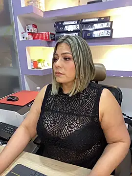 Snapshot of isabella_horney_ chatting on March 5, 2026, 12:12 pm isabella horney online show from March 5, 2026, 12:12 pm