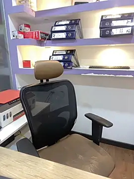 Snapshot of isabella_horney_ chatting on April 14, 2026, 1:06 pm isabella horney online show from April 14, 2026, 1:06 pm