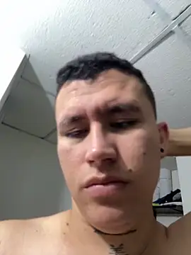 Snapshot of Kurtxxx22 chatting on February 21, 2026, 12:44 am Kurtxxx22 online show from February 21, 2026, 12:44 am