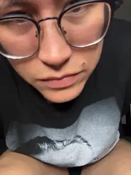 Snapshot of Kurtxxx22 chatting on February 24, 2026, 9:57 pm Kurtxxx22 online show from February 24, 2026, 9:57 pm