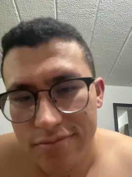 Snapshot of Kurtxxx22 chatting on March 1, 2026, 1:18 am Kurtxxx22 online show from March 1, 2026, 1:18 am