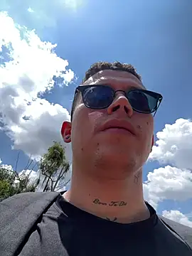 Snapshot of Kurtxxx22 chatting on March 15, 2026, 3:51 pm Kurtxxx22 online show from March 15, 2026, 3:51 pm