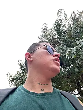 Snapshot of Kurtxxx22 chatting on March 18, 2026, 6:11 pm Kurtxxx22 online show from March 18, 2026, 6:11 pm