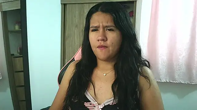 Oliviawatson1 online show from November 15, 2025, 1:51 pm