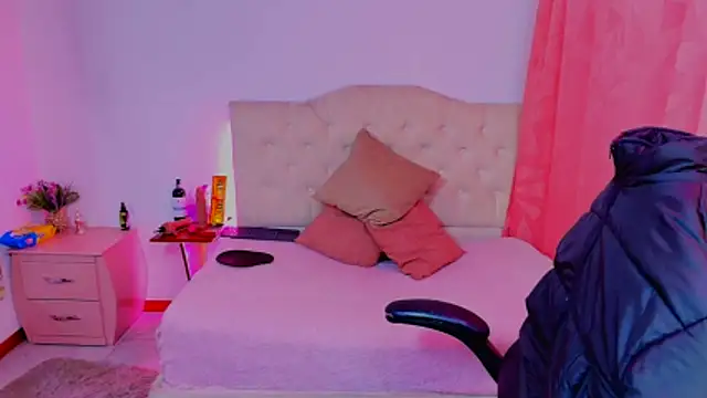 lailahdark online show from November 9, 2025, 4:00 am