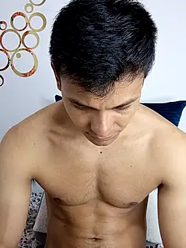 Valois2025 online show from November 9, 2025, 1:04 am