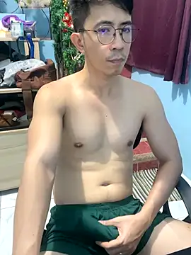 Snapshot of ieat_monsters chatting on December 18, 2025, 6:52 am ieat monsters online show from December 18, 2025, 6:52 am