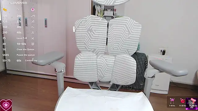 Snapshot of Suzie_Wet_Cave chatting on April 4, 2026, 10:24 am Suzie Wet Cave online show from April 4, 2026, 10:24 am