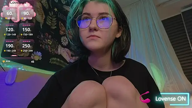 Miko Meow online show from December 5, 2025, 2:31 am