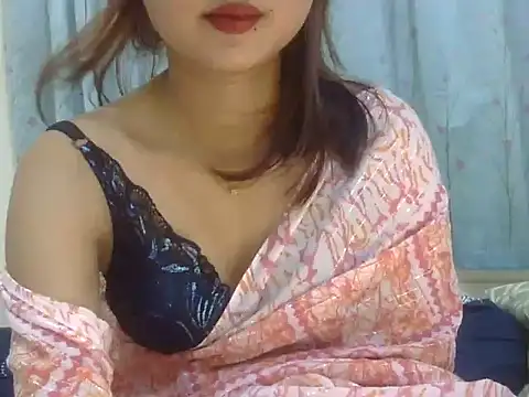 Snapshot of Maaaya_Pari chatting on October 25, 2025, 4:24 pm Maaaya Pari online show from October 25, 2025, 4:24 pm