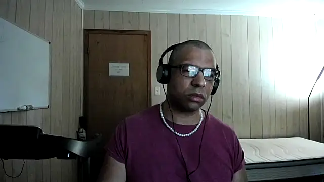 NaturalBeautyQueen online show from October 3, 2025, 12:24 pm