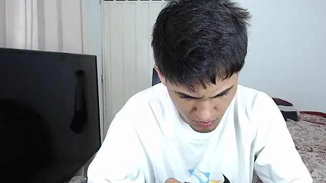 Alex mojica online show from November 5, 2025, 5:51 am