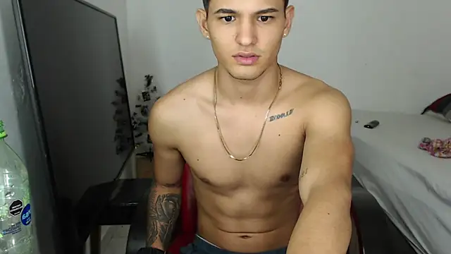 Alex mojica online show from November 29, 2025, 8:17 am