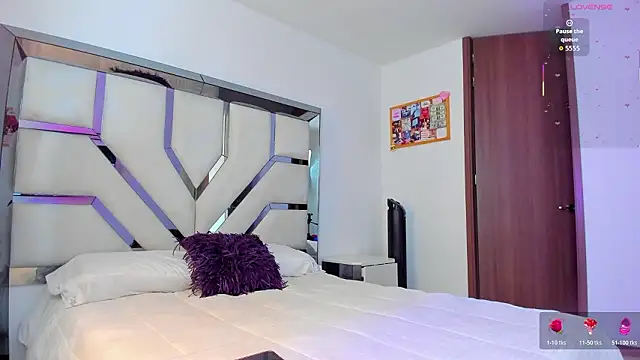 Snapshot of Michelle_Ferrerr chatting on February 2, 2026, 9:02 pm Michelle Ferrerr online show from February 2, 2026, 9:02 pm