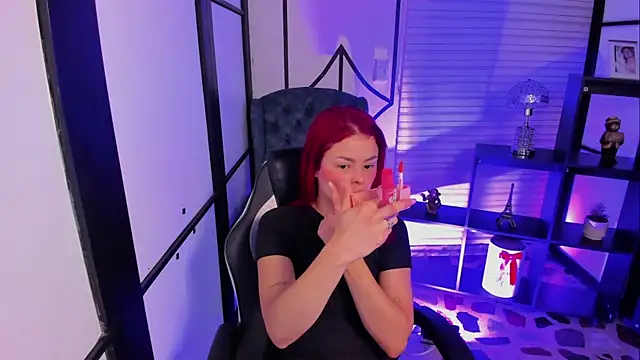 NahomiRichards  online show from October 16, 2025, 5:08 am