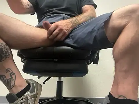 bearcub300 online show from September 22, 2025, 7:27 pm