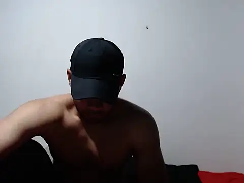 lukas angelo online show from October 22, 2025, 4:02 am