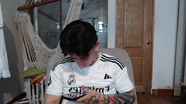 Snapshot of AteneoJr chatting on October 26, 2025, 4:51 am AteneoJr online show from October 26, 2025, 4:51 am