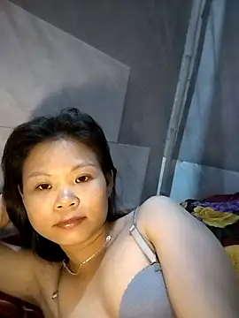 LinhNa999 online show from November 12, 2025, 12:38 pm