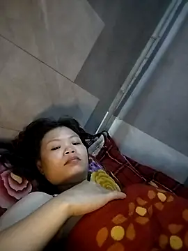 LinhNa999 online show from December 1, 2025, 12:54 pm