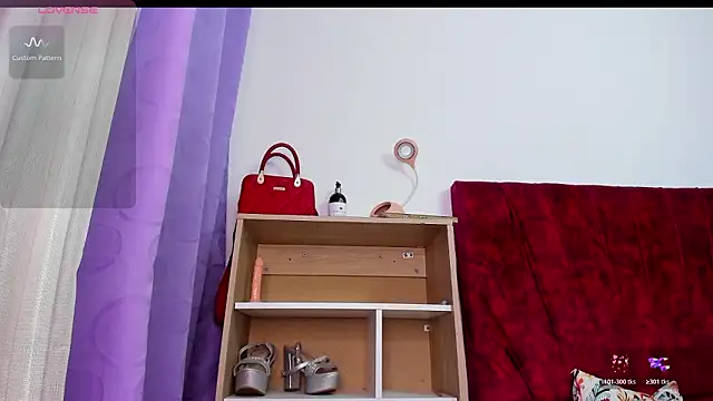 Snapshot of izune_ride chatting on February 4, 2026, 2:39 am izune ride online show from February 4, 2026, 2:39 am