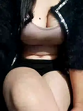 Snapshot of Your_Rubina chatting on November 17, 2025, 6:14 pm Your Rubina online show from November 17, 2025, 6:14 pm