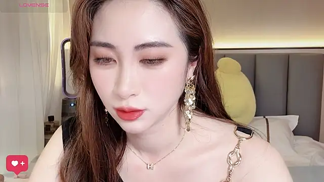wuyueaini online show from May 2, 2026, 6:51 am