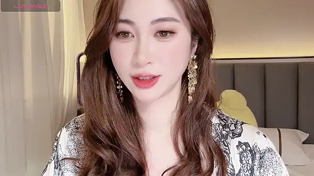 wuyueaini online show from May 8, 2026, 6:30 am