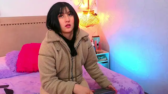 Daphnee- online show from September 13, 2025, 11:54 am